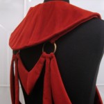 Scarlet Capeline: Lying collar detail